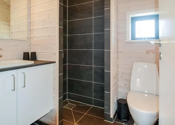 Three-bedroom In Hébergement de vacances Grenå