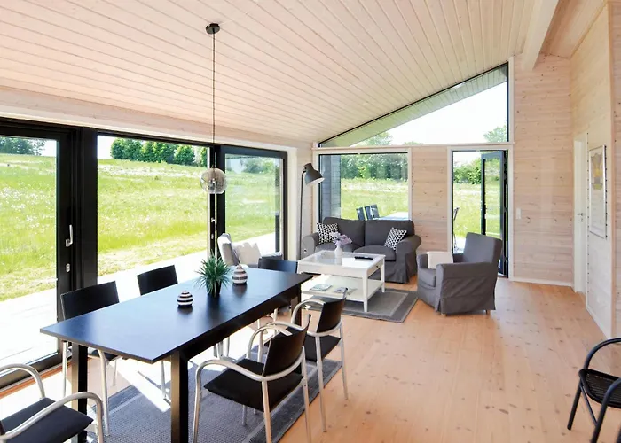 Hébergement de vacances Three-bedroom In *
