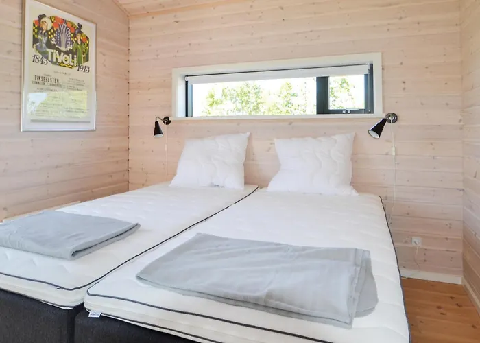 Three-bedroom In Hébergement de vacances Grenå